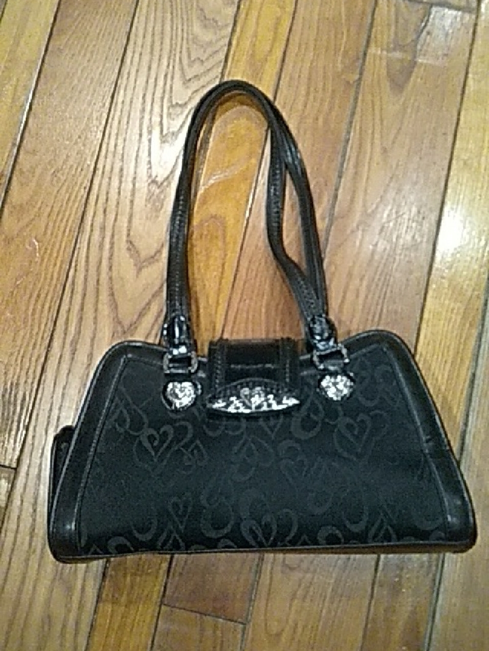 Elegant Black Shoulder Bag with Patterned Fabric and Patent Trim